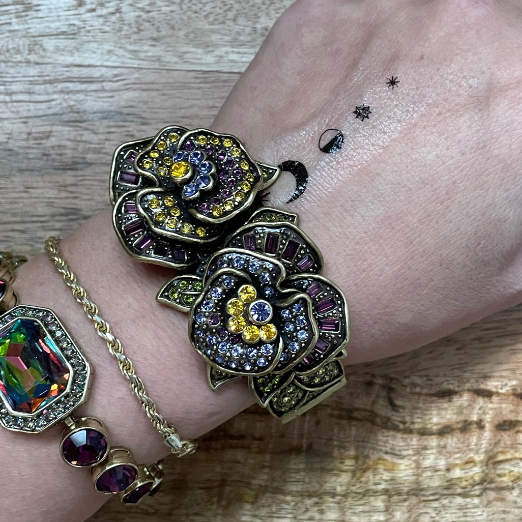 Heidi Daus Pleasing Pansy Hinged Cuff Floral Swarovski Crystal Bracelet Sz ML 112$